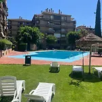 Piso Junto Palacio Congresos Y Metro, Centrico Con Piscina